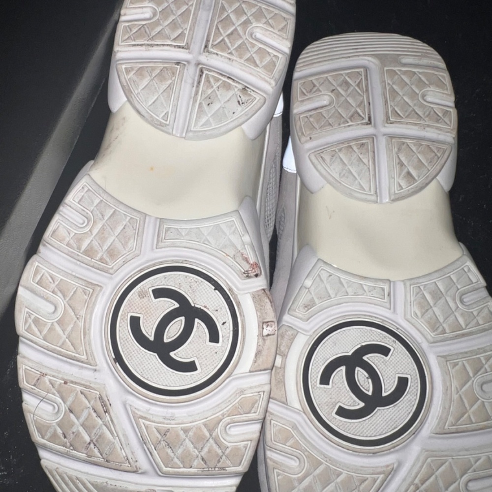 100% AUTHENTIC SUEDE CHANEL SNEAKERS SIZE 38 - Picture 7 of 9